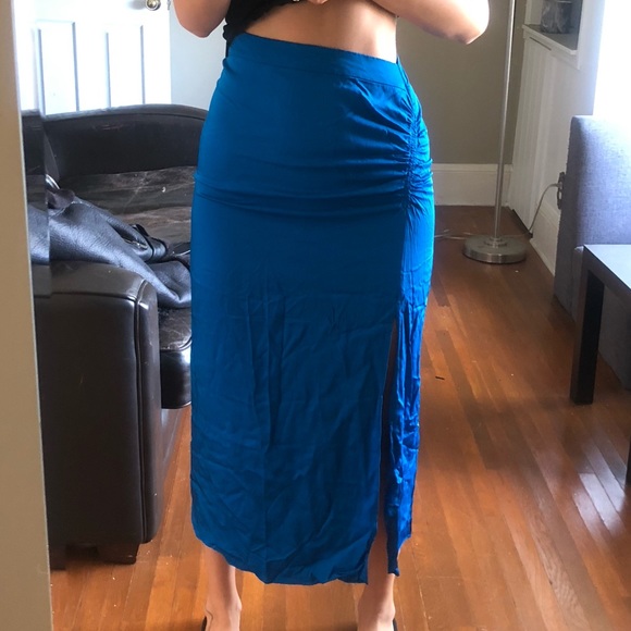 Blue Zara midi skirt - Picture 3 of 4